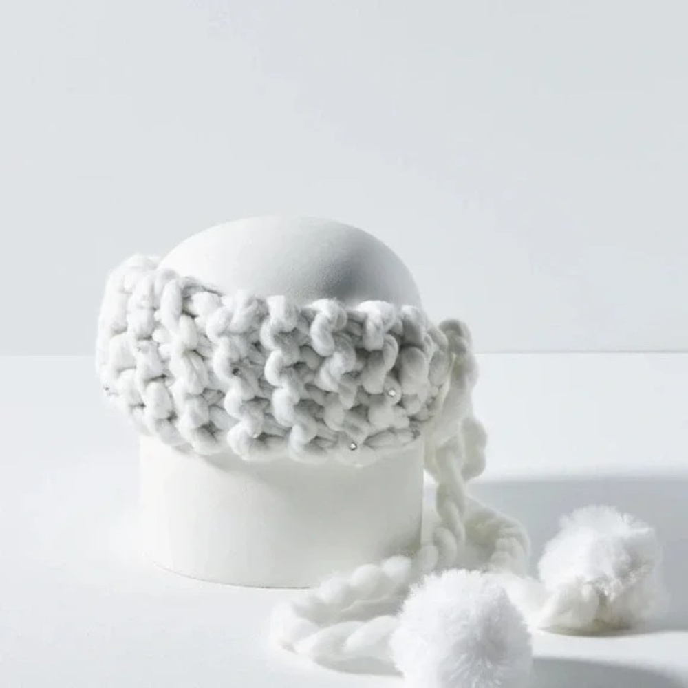 NWT Anthropologie White Chunky Ear Warmer